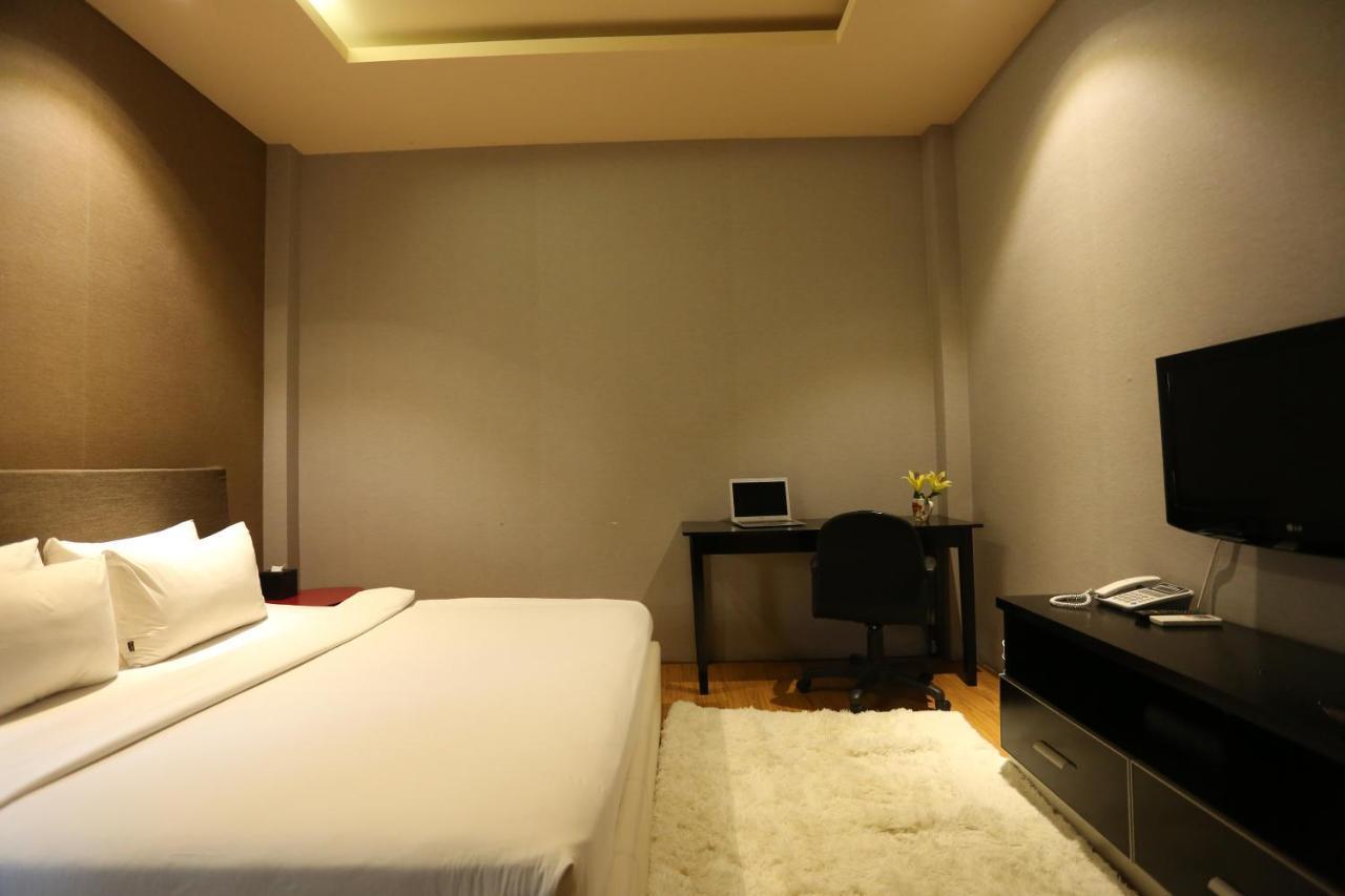 Diamond Suite Hai Ba Trung Хошимин Экстерьер фото